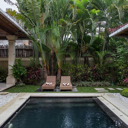 Villa Deshy Seminyak Buitenkant foto