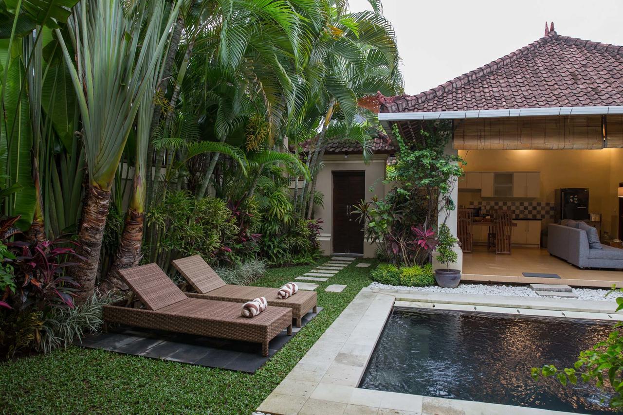 Villa Deshy Seminyak Buitenkant foto